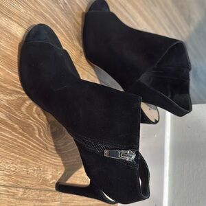 Via Spiga black 4 inch suede heels